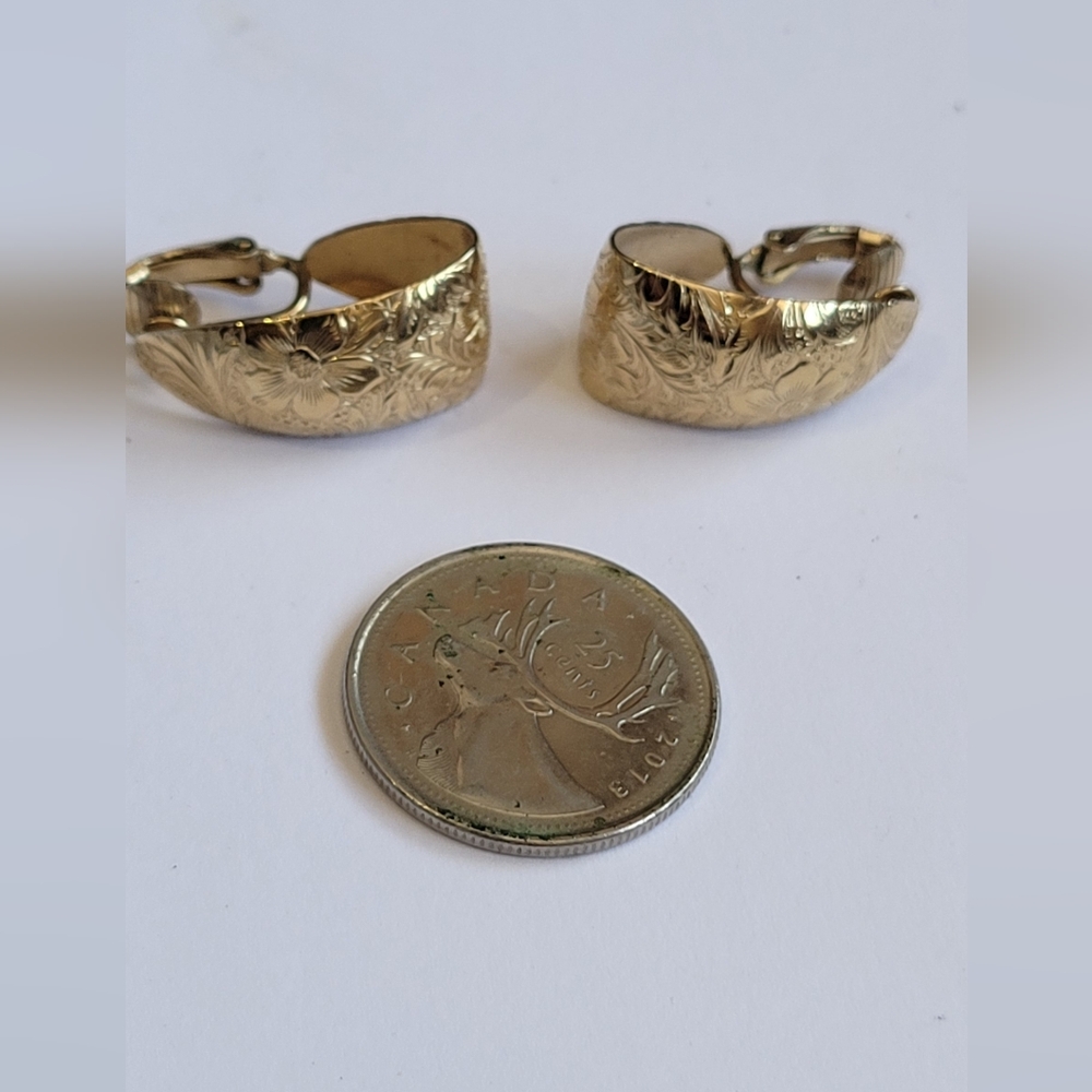 Elegant Gold Tone Semi Hoop Clip On Earrings
